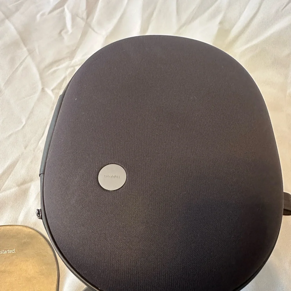 Microsoft HoloLens Developer Edition 1st Generation & Genuine Carry Case